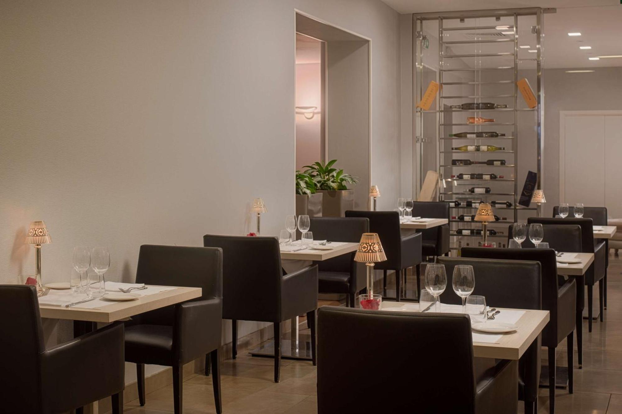 Nh Centro Hotel 4*