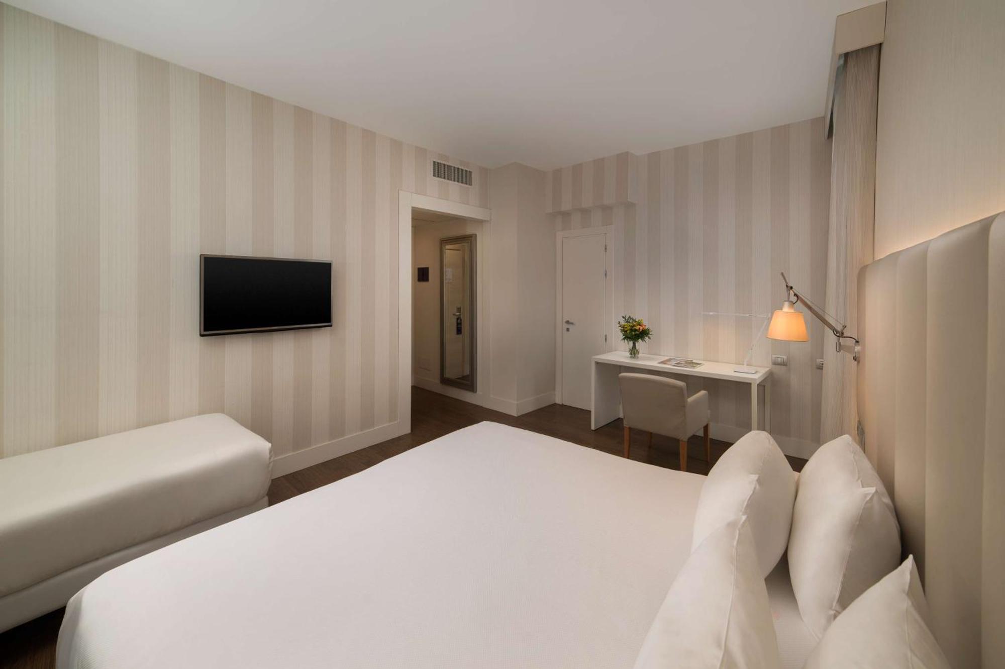 Hotel Nh Centro 4*