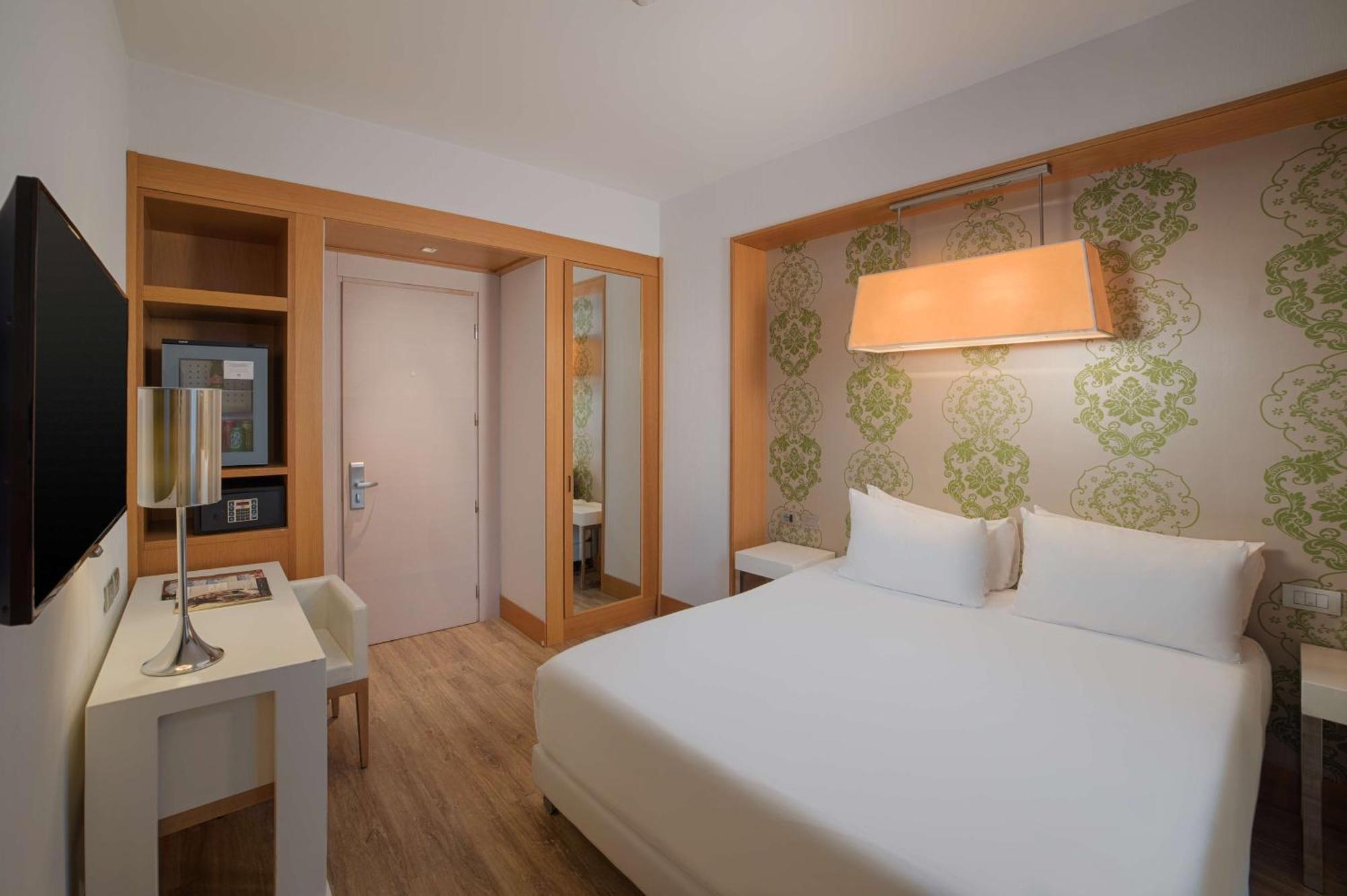 Nh Centro Hotel